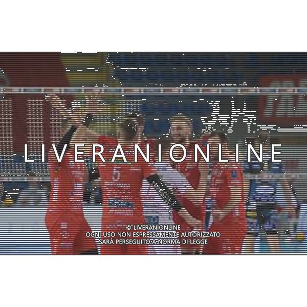 Bartomeolio/LMedia - Gara 4 Finale Play Off - Cucine Lube Civitanova vs Sir Safety Conad Perugia - Campionato di Volley Superlega Serie A 2020/2021 24 aprile 2021 - Eurosuole Forum, Civitanova Marche, Italia Nella foto: I giocatori della Cucine Lube Civitanova esultano @Bartomeolio/LMedia/AGENZIA ALDO LIVERANI SAS