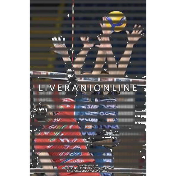 Bartomeolio/LMedia - Gara 4 Finale Play Off - Cucine Lube Civitanova vs Sir Safety Conad Perugia - Campionato di Volley Superlega Serie A 2020/2021 24 aprile 2021 - Eurosuole Forum, Civitanova Marche, Italia Nella foto: Attacco di Osmany Juantorena #5 (Cucine Lube Civitanova) @Bartomeolio/LMedia/AGENZIA ALDO LIVERANI SAS