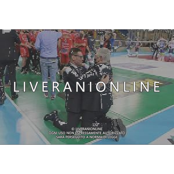 Bartomeolio/LMedia - Gara 4 Finale Play Off - Cucine Lube Civitanova vs Sir Safety Conad Perugia - Campionato di Volley Superlega Serie A 2020/2021 24 aprile 2021 - Eurosuole Forum, Civitanova Marche, Italia Nella foto: L\'abbraccio in ginocchio a fine partita tra Gianlorenzo Blengini (Allenatore Cucine Lube Civitanova) e Giuseppe Cormio (Direttore Sportivo Cucine Lube Civitanova) @Bartomeolio/LMedia/AGENZIA ALDO LIVERANI SAS