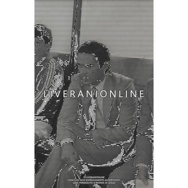RETROSPETTIVA GIANNI DI MARZIO ALLENATORE LECCE CALCIO NELLA FOTO GIANNI DI MARZIO ALLENATORE LECCE CALCIO NELL\'ANNO 1981-1982 AG ALDO LIVERANI SAS 