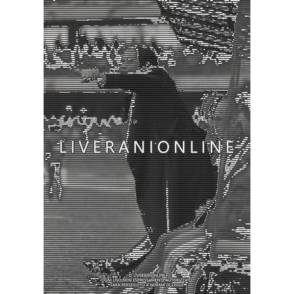 RETROSPETTIVA GIANNI DI MARZIO ALLENATORE LECCE CALCIO NELLA FOTO GIANNI DI MARZIO ALLENATORE LECCE CALCIO NELL\'ANNO 1981-1982 AG ALDO LIVERANI SAS 