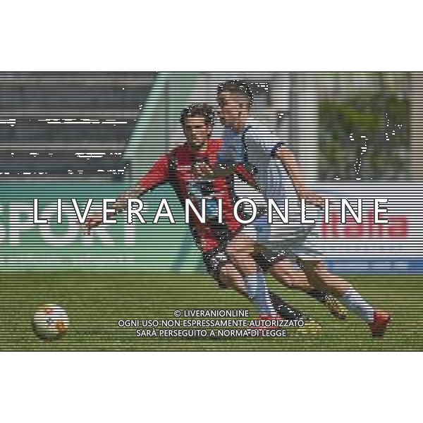 Fagiolinia/LMedia - Lucchese vs Lecco - Campionato di Calcio Serie C - Lega Pro 2020/2021 25 aprile 2021 - Stadio Porta Elisa, Lucca, Italia Nella foto: Patrizio Masini (Lecco) supera Andrea Maestrelli (Lucchese) @Fagiolinia/LMedia AG ALDO LIVERANI SAS