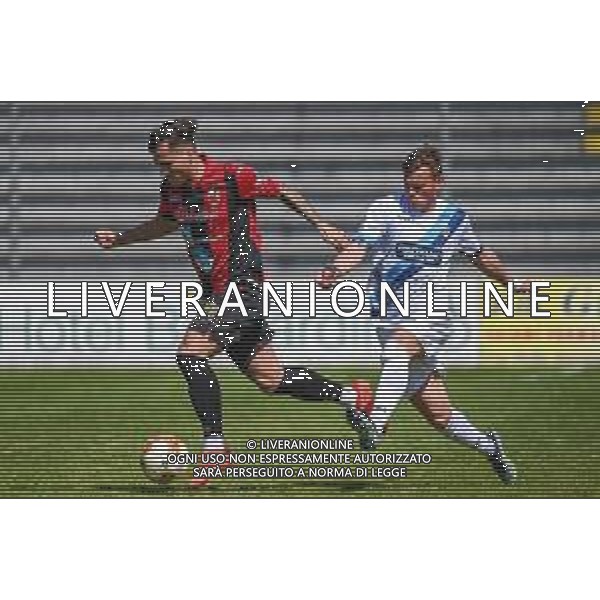Fagiolinia/LMedia - Lucchese vs Lecco - Campionato di Calcio Serie C - Lega Pro 2020/2021 25 aprile 2021 - Stadio Porta Elisa, Lucca, Italia Nella foto: Filippo Lora (Lecco) prova a fermare Flavio Jr. Bianchi (Lucchese) @Fagiolinia/LMedia AG ALDO LIVERANI SAS
