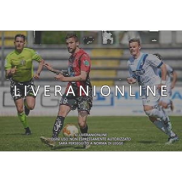 Fagiolinia/LMedia - Lucchese vs Lecco - Campionato di Calcio Serie C - Lega Pro 2020/2021 25 aprile 2021 - Stadio Porta Elisa, Lucca, Italia Nella foto: Francesco Marcheggiani (Lucchese) imposta inseguito da Filippo Lora (Lecco) @Fagiolinia/LMedia AG ALDO LIVERANI SAS