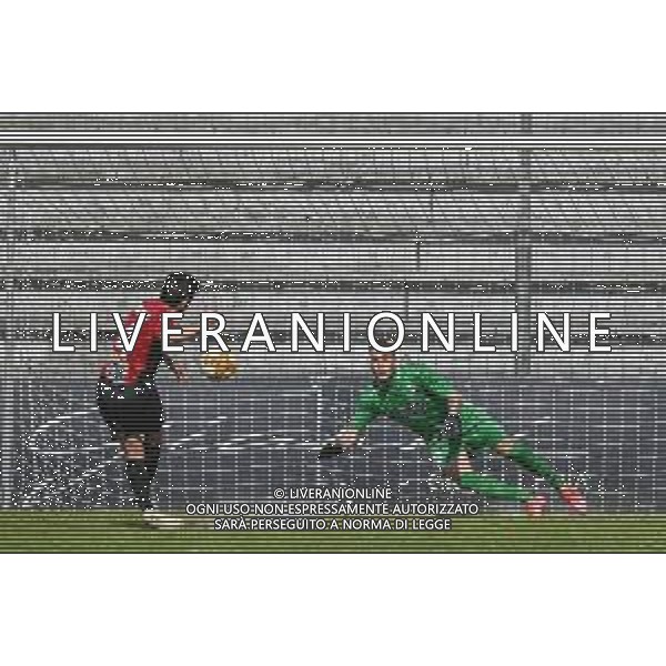 Fagiolinia/LMedia - Lucchese vs Lecco - Campionato di Calcio Serie C - Lega Pro 2020/2021 25 aprile 2021 - Stadio Porta Elisa, Lucca, Italia Nella foto: Michel Cruciani (Lucchese) realizza su rigore il vantaggio Lucchese @Fagiolinia/LMedia AG ALDO LIVERANI SAS