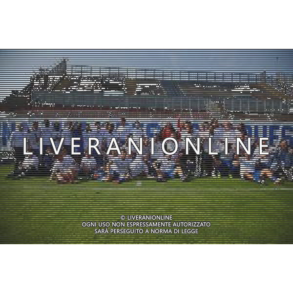 Como-Alessandria Campionato di Calcio serie C 2020/2021 37a giornata Como, 25 Aprile 2021 Nella foto: la festa dei giocatori del Como a fine gara per la promozione Ph. Soli - Ag. Aldo Liverani/AGENZIA ALDO LIVERANI SAS - Esultanza e festeggiamenti dei giocatori del Como a fine gara per la promozione in Serie B