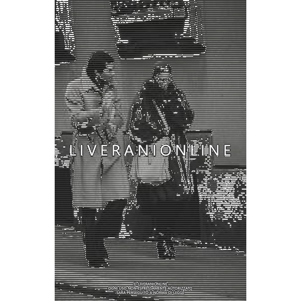 RETROSPETTIVA MILVA BIOLCATI CANTANTE NELLA FOTO MILVA BIOLCATI A MILANO CON MASSIMO GALLERANI NELL\'ANNO 1978  AG ALDO LIVERANI SAS 