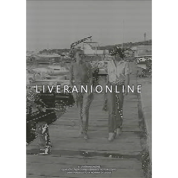 RETROSPETTIVA MILVA BIOLCATI CANTANTE NELLA FOTO MILVA BIOLCATI A PORTO CERVO CON LA FIGLIA MARTINA NELL\'ANNO 1978  AG ALDO LIVERANI SAS