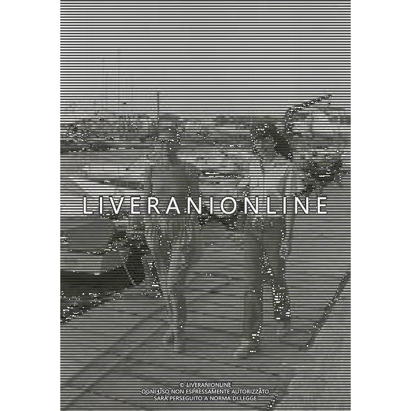 RETROSPETTIVA MILVA BIOLCATI CANTANTE NELLA FOTO MILVA BIOLCATI A PORTO CERVO CON LA FIGLIA MARTINA NELL\'ANNO 1978  AG ALDO LIVERANI SAS