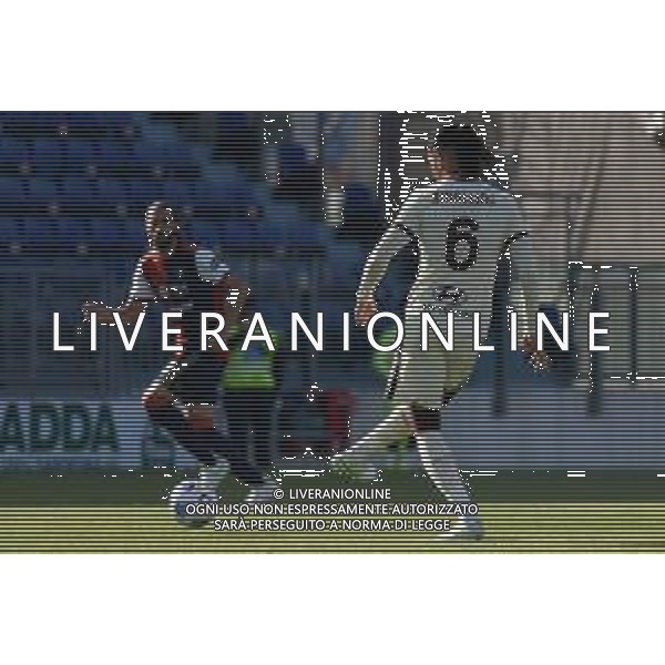 25-4-2021. Cagliari Calcio - A.S. Roma, Serie A 2020-2021, Italia, Sardegna, Cagliari, Stadio Sardegna Arena. Nella foto: Leonardo Pavoletti Cagliari, Chris Smalling Roma ©MOI/AGENZIA ALDO LIVERANI SAS