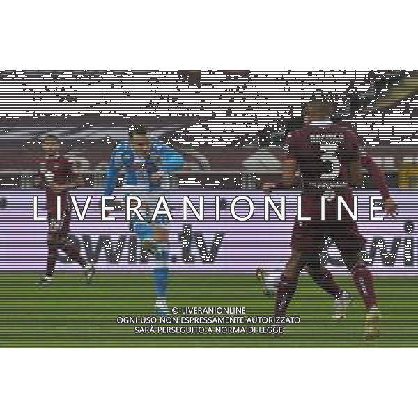 Torino 26.04.2021 Stadio Olimpico Grande Torino ©Alessandro Falzone/Agenzia Aldo Liverani Torino vs Napoli Serie A Tim 2020/2021 Nella foto : PALO DI PIOTR ZIELINSKI ©FALZONE / AGENZIA ALDO LIVERANI SAS