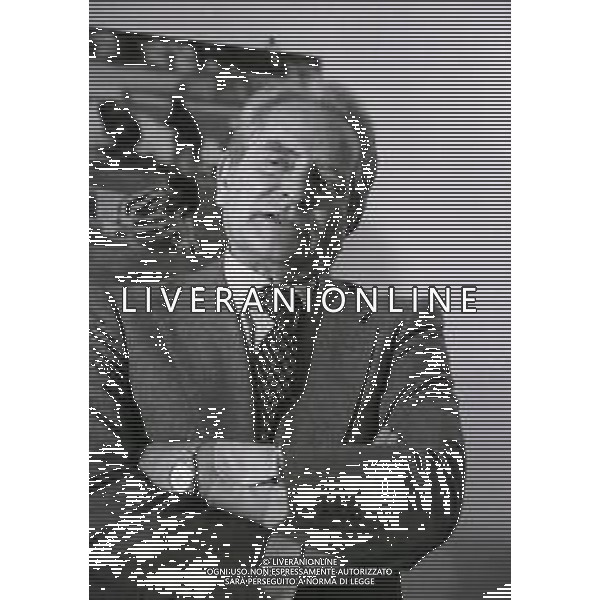 RETROSPETTIVA GIAMPIERO BONIPERTI DIRIGENTE SPORTIVO NELLA FOTO GIAMPIERO BONIPERTI NELL\'ANNO 1993 CONFERENZA STAMPA LASCIA LA JUVENTUS  AG ALDO LIVERANI SAS 