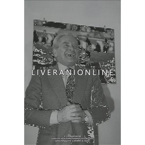 RETROSPETTIVA GIAMPIERO BONIPERTI DIRIGENTE SPORTIVO NELLA FOTO GIAMPIERO BONIPERTI NELL\'ANNO 1993 CONFERENZA STAMPA LASCIA LA JUVENTUS  AG ALDO LIVERANI SAS 