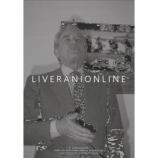 RETROSPETTIVA GIAMPIERO BONIPERTI DIRIGENTE SPORTIVO NELLA FOTO GIAMPIERO BONIPERTI NELL\'ANNO 1993 CONFERENZA STAMPA LASCIA LA JUVENTUS  AG ALDO LIVERANI SAS 