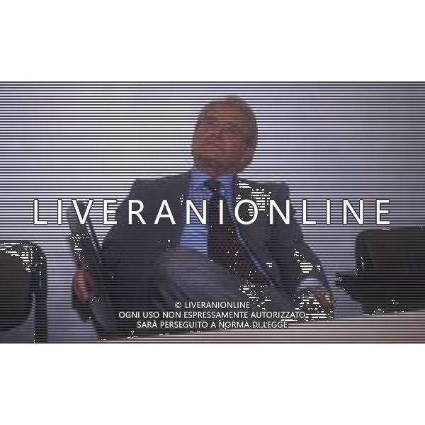 RETROSPETTIVA GIAMPIERO BONIPERTI DIRIGENTE SPORTIVO NELLA FOTO GIAMPIERO BONIPERTI NELL\'ANNO 1993 CONFERENZA STAMPA LASCIA LA JUVENTUS AG ALDO LIVERANI SAS 