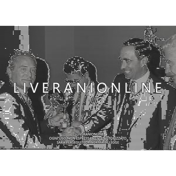 RETROSPETTIVA GIAMPIERO BONIPERTI PRESIDENTE JUVENTUS CALCIO NELLA FOTO GIAMPIERO BONIPERTI PRESIDENTE JUVENTUS CALCIO NELL\'ANNO 1985 PREMIAZIONE IN LEGA CON FRANCO CARRARO E ANTONIO MATARRESE AG ALDO LIVERANI SAS