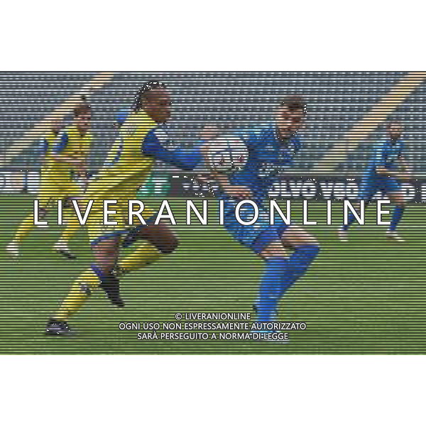 Guglielmii/LMedia - Empoli vs Chievo - Campionato di Calcio Serie BKT 2020/2021 27 aprile 2021 - Stadio Carlo Castellani, Empoli, Italia Nella foto: Nedim Bajrami (Empoli) e Joel Obi (Chievo) @Guglielmii/LMedia/ AGENZIA ALDO LIVERANI SAS