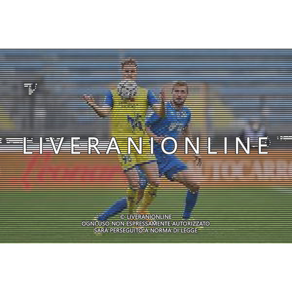 Guglielmii/LMedia - Empoli vs Chievo - Campionato di Calcio Serie BKT 2020/2021 27 aprile 2021 - Stadio Carlo Castellani, Empoli, Italia Nella foto: Manuel De Luca (Chievo) e Simone Romagnoli (Empoli) @Guglielmii/LMedia/ AGENZIA ALDO LIVERANI SAS