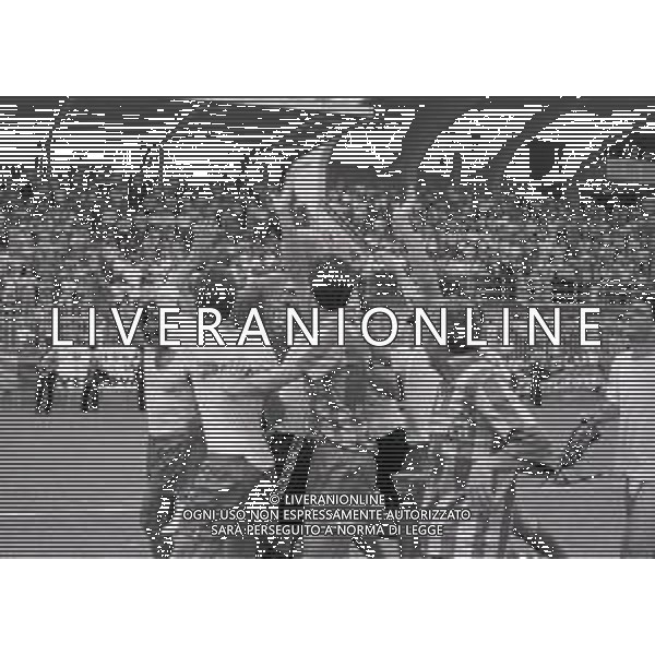 16-06-1991 CREMONA CAMPIONATO DI CALCIO SERIE B CREMONESE-AVELLINO 0-0 NELLA FOTO GIOCATORI DELLA CREMONESE FESTEGGIANO LA PROMOZIONE IN SERIE A AG ALDO LIVERANI SAS 