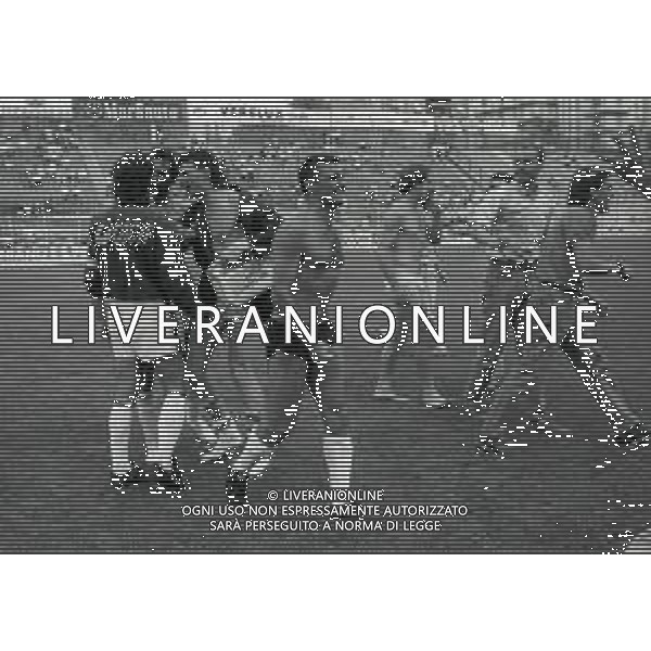 16-06-1991 REGGIO EMILIA CAMPIONATO DI CALCIO SERIE B REGGIANA ASCOLI 3-3 NELLA FOTO ABBRACCI GIOCATORI ASCOLI A FINE GARA AG ALDO LIVERANI SAS