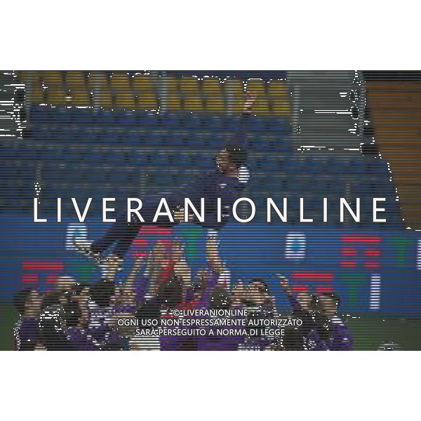 LAZIO - FIORENTINA FINALE COPPA ITALIA PRIMAVERA TIM CUP 28.04.2021 NELLA FOTO ESULTANZA E FESTEGGIAMENTI DEI GIOCATORI DELLA FIORENTINA A FINE GARA PER LA VITTORIA - L\'ALLENATORE ALBERTO AQUILANI PORTATO IN TRIONFO ©SANTANDREA / AGENZIA ALDO LIVERANI SAS