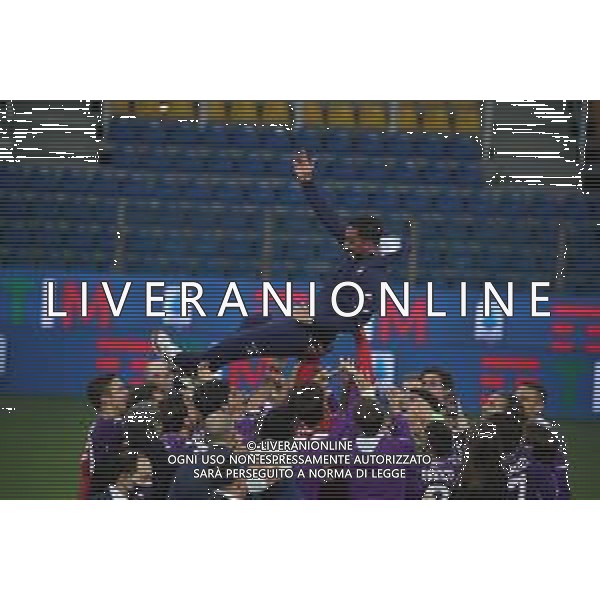 LAZIO - FIORENTINA FINALE COPPA ITALIA PRIMAVERA TIM CUP 28.04.2021 NELLA FOTO ESULTANZA E FESTEGGIAMENTI DEI GIOCATORI DELLA FIORENTINA A FINE GARA PER LA VITTORIA - L\'ALLENATORE ALBERTO AQUILANI PORTATO IN TRIONFO ©SANTANDREA / AGENZIA ALDO LIVERANI SAS