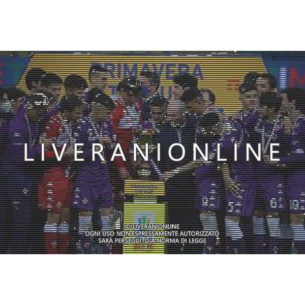 LAZIO - FIORENTINA FINALE COPPA ITALIA PRIMAVERA TIM CUP 28.04.2021 NELLA FOTO ESULTANZA E FESTEGGIAMENTI DEI GIOCATORI DELLA FIORENTINA A FINE GARA PER LA VITTORIA - LA PREMIAZIONE ©SANTANDREA / AGENZIA ALDO LIVERANI SAS