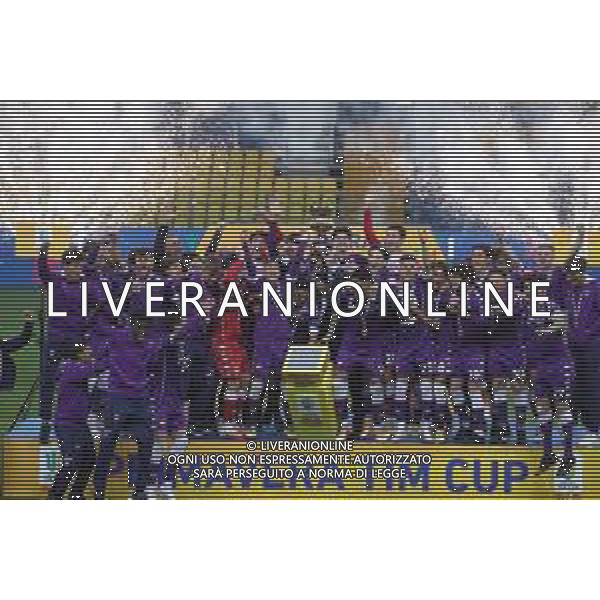 LAZIO - FIORENTINA FINALE COPPA ITALIA PRIMAVERA TIM CUP 28.04.2021 NELLA FOTO ESULTANZA E FESTEGGIAMENTI DEI GIOCATORI DELLA FIORENTINA A FINE GARA PER LA VITTORIA - LA PREMIAZIONE ©SANTANDREA / AGENZIA ALDO LIVERANI SAS