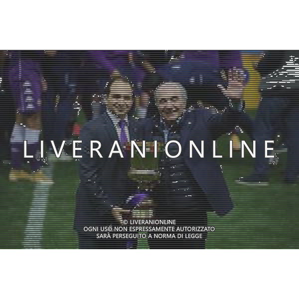 LAZIO - FIORENTINA FINALE COPPA ITALIA PRIMAVERA TIM CUP 28.04.2021 NELLA FOTO ESULTANZA E FESTEGGIAMENTI DEI GIOCATORI DELLA FIORENTINA A FINE GARA PER LA VITTORIA - LA PREMIAZIONE IL PRESIDENTE ROCCO COMMISSO CON LA COPPA ©SANTANDREA / AGENZIA ALDO LIVERANI SAS