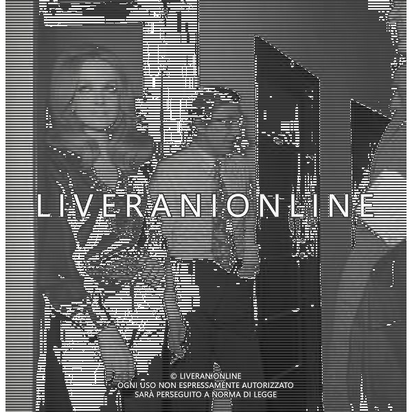 RETROSPETTIVA MIKE BONGIORNO CONDUTTORE TELEVISIVO E RADIOFONICO NELLA FOTO MIKE BONGIORNO CON LA MOGLIE ANNARITA TORSELLO NELL\'ANNO 1970  AG ALDO LIVERANI SAS