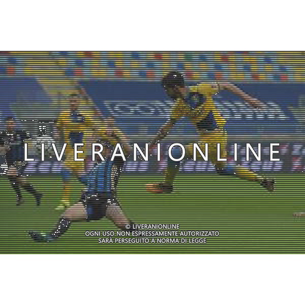Frosinone vs Pisa Campionato Serie B - 35 Giornata Stadio B.Stirpe - Frosinone 01-05-2021 nella foto Caracciolo rimpalla il tiro di Vitale ©Federico Gaetano / AGENZIA ALDO LIVERANI SAS