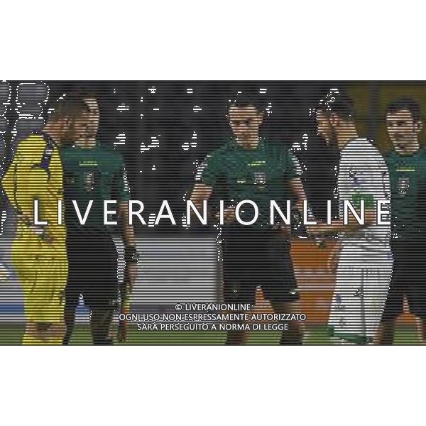 D\'Amicon/LMedia - Cavese vs Avellino - Campionato di Calcio Serie C - Lega Pro 2020/2021 02 maggio 2021 - Stadio Lamberti, Cava de Tirreni, Italia Nella foto: I due capitani prima del fischio di inizio Francesco Favasuli (8) Cavese 1919 e Salvatore Aloi (4) US Avellino 1912 @D\'Amicon/LMedia AG ALDO LIVERANI SAS