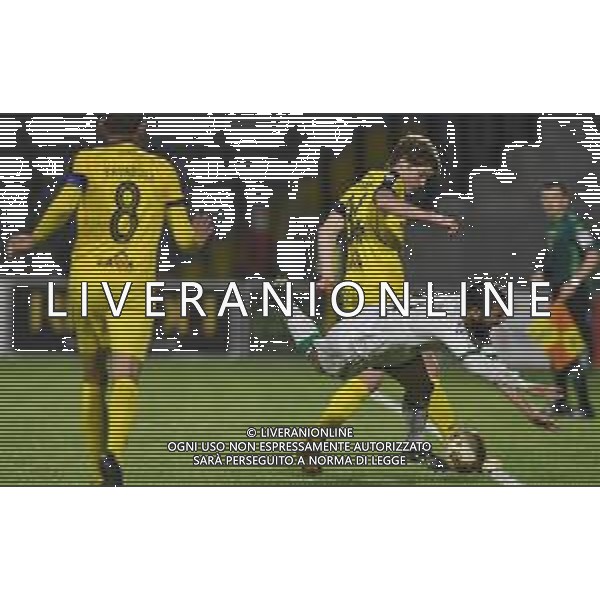 D\'Amicon/LMedia - Cavese vs Avellino - Campionato di Calcio Serie C - Lega Pro 2020/2021 02 maggio 2021 - Stadio Lamberti, Cava de Tirreni, Italia Nella foto: Marco Pompetti (34) Cavese 1919 e Carriero Giuseppe (21) US Avellino 1912 @D\'Amicon/LMedia AG ALDO LIVERANI SAS