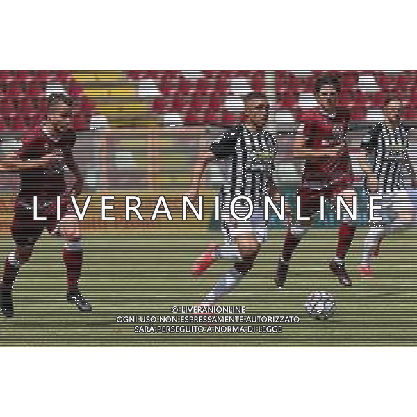 REGGINA - ASCOLI CAMPIONATO CALCIO SERIE B 04.05.2021 NELLA FOTO ABDELHAMID SABIRI E LORENZO CRISETIG E DALLE MURA CHRISTIAN ©PASQUALE GAREFFA / AGENZIA ALDO LIVERANI SAS