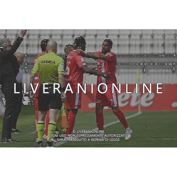 ¬© TVRG Mario Balotelli (Monza) SX entra in campo al posto di Kevin Prince Boateng (Monza) DX Monza vs Lecce Campionato Serie BKT - 36a giornata Monza 04-05-2021 U-Power Stadium foto Roberto Garavaglia/ag. Aldo Liverani sas / AGENZIA ALDO LIVERANI SAS