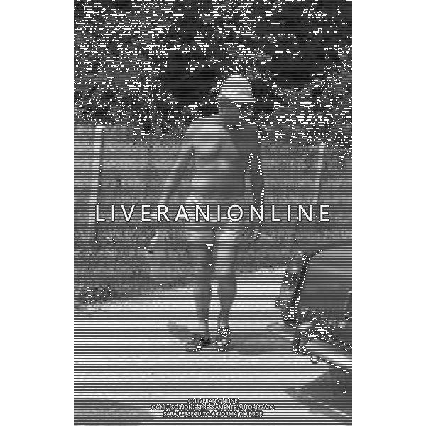 RETROSPETTIVA FERRUCCIO VALCAREGGI ALLENATORE, IN VACANZA AL MARE A FORTE DEI MARMI ESTATE 1974 ©Archivio Giovanni Liverani / AGENZIA ALDO LIVERANI SAS