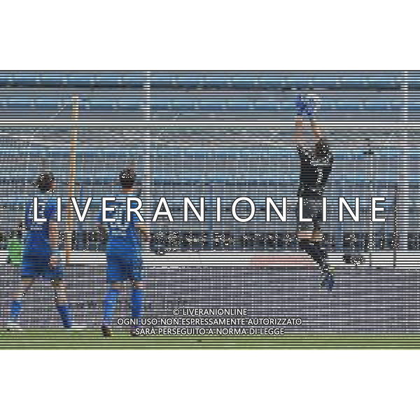 Guglielmii/LMedia - Empoli vs Cosenza - Campionato di Calcio Serie BKT 2020/2021 04 maggio 2021 - Stadio Carlo Castellani, Empoli, Italia Nella foto: Parata di Alberto Brignoli (Empoli) @Guglielmii/LMedia AG ALDO LIVERANI SAS