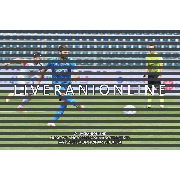 Guglielmii/LMedia - Empoli vs Cosenza - Campionato di Calcio Serie BKT 2020/2021 04 maggio 2021 - Stadio Carlo Castellani, Empoli, Italia Nella foto: Leonardo Mancuso (Empoli) calcia il rigore @Guglielmii/LMedia AG ALDO LIVERANI SAS