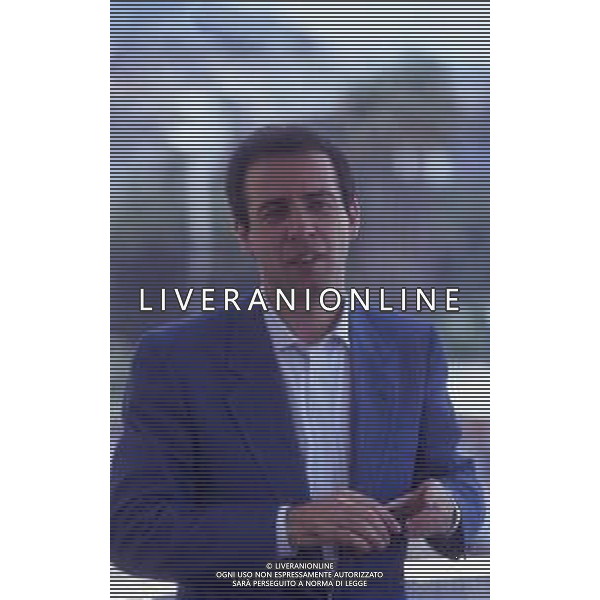 RETROSPETTIVA GIUSEPPE TORNATORE REGISTA NELLA FOTO GIUSEPPE TORNATORE AL FESTIVAL DI CANNES NELL\'ANNO 1989 FILM IN CONCORSO“ CINEMA PARADISO“ AG ALDO LIVERANI SAS