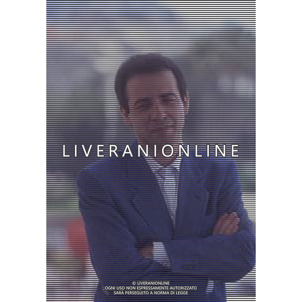 RETROSPETTIVA GIUSEPPE TORNATORE REGISTA NELLA FOTO GIUSEPPE TORNATORE AL FESTIVAL DI CANNES NELL\'ANNO 1989 FILM IN CONCORSO“ CINEMA PARADISO“ AG ALDO LIVERANI SAS