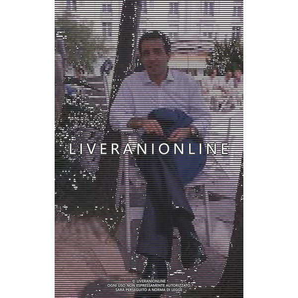 RETROSPETTIVA GIUSEPPE TORNATORE REGISTA NELLA FOTO GIUSEPPE TORNATORE AL FESTIVAL DI CANNES NELL\'ANNO 1989 FILM IN CONCORSO“ CINEMA PARADISO“ AG ALDO LIVERANI SAS