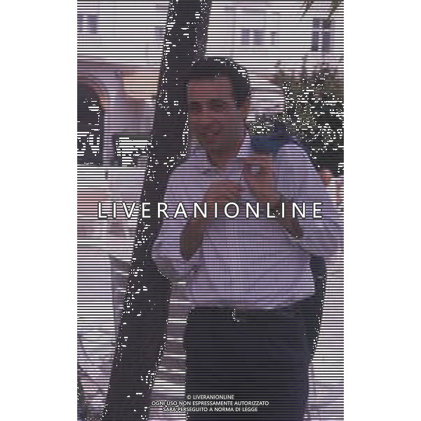 RETROSPETTIVA GIUSEPPE TORNATORE REGISTA NELLA FOTO GIUSEPPE TORNATORE AL FESTIVAL DI CANNES NELL\'ANNO 1989 FILM IN CONCORSO“ CINEMA PARADISO“ AG ALDO LIVERANI SAS