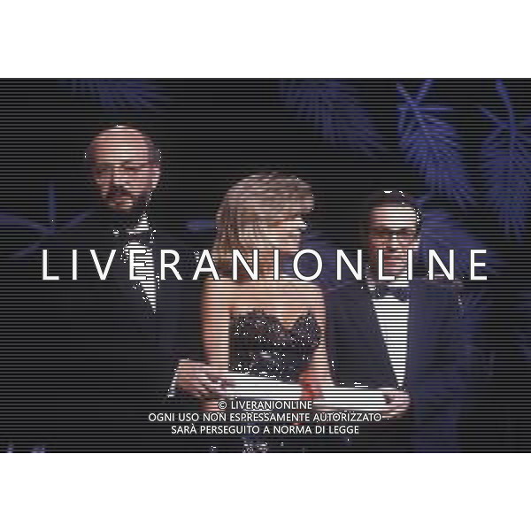 RETROSPETTIVA GIUSEPPE TORNATORE REGISTA NELLA FOTO GIUSEPPE TORNATORE CON JANE FONDA E BERTRAND BILIER AL FESTIVAL DI CANNES NELL\'ANNO 1989 FILM IN CONCORSO“ CINEMA PARADISO“ AG ALDO LIVERANI SAS
