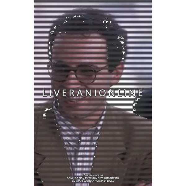 RETROSPETTIVA GIUSEPPE TORNATORE REGISTA NELLA FOTO GIUSEPPE TORNATORE AL FESTIVAL DI CANNES NELL\'ANNO 1989 FILM IN CONCORSO“ CINEMA PARADISO“ AG ALDO LIVERANI SAS