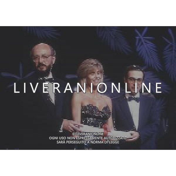 RETROSPETTIVA GIUSEPPE TORNATORE REGISTA NELLA FOTO GIUSEPPE TORNATORE CON JANE FONDA E BERTRAND BILIER AL FESTIVAL DI CANNES NELL\'ANNO 1989 FILM IN CONCORSO“ CINEMA PARADISO“ AG ALDO LIVERANI SAS