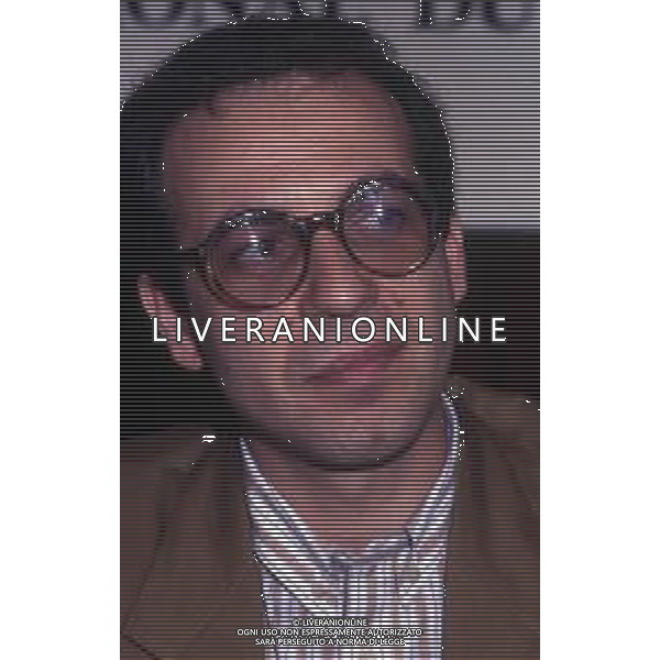 RETROSPETTIVA GIUSEPPE TORNATORE REGISTA NELLA FOTO GIUSEPPE TORNATORE AL FESTIVAL DI CANNES NELL\'ANNO 1989 FILM IN CONCORSO“ CINEMA PARADISO“ AG ALDO LIVERANI SAS