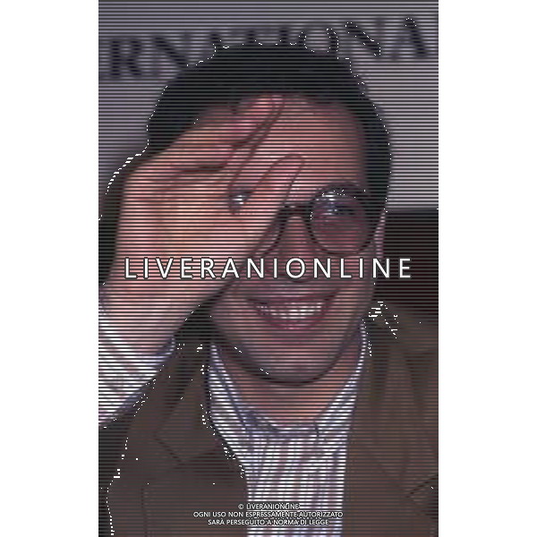 RETROSPETTIVA GIUSEPPE TORNATORE REGISTA NELLA FOTO GIUSEPPE TORNATORE AL FESTIVAL DI CANNES NELL\'ANNO 1989 FILM IN CONCORSO“ CINEMA PARADISO“ AG ALDO LIVERANI SAS