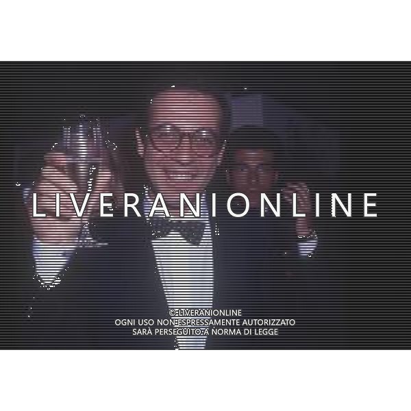 RETROSPETTIVA GIUSEPPE TORNATORE REGISTA NELLA FOTO GIUSEPPE TORNATORE AL FESTIVAL DI CANNES NELL\'ANNO 1989 FILM IN CONCORSO“ CINEMA PARADISO“ AG ALDO LIVERANI SAS