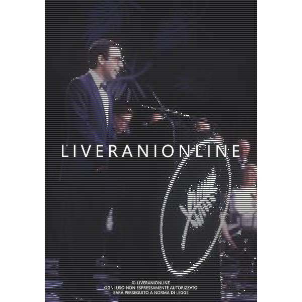 RETROSPETTIVA GIUSEPPE TORNATORE REGISTA NELLA FOTO GIUSEPPE TORNATORE AL FESTIVAL DI CANNES NELL\'ANNO 1989 FILM IN CONCORSO“ CINEMA PARADISO“ AG ALDO LIVERANI SAS