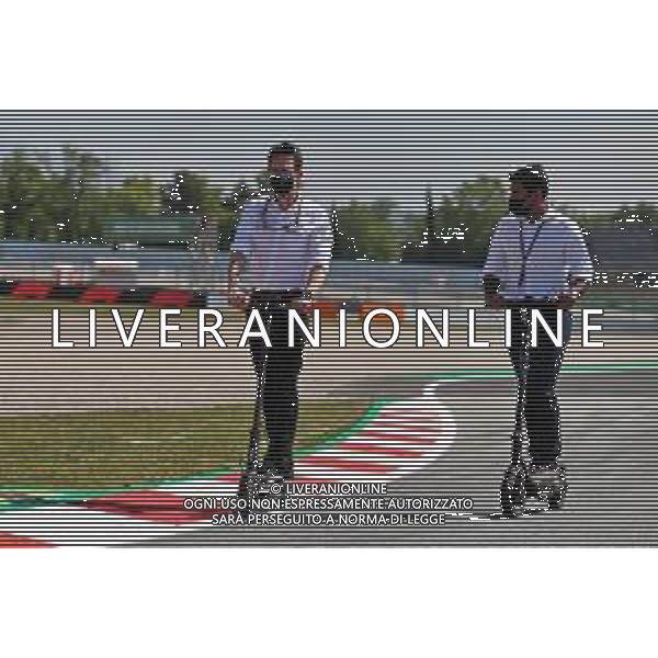 (L to R): Andrew Shovlin (GBR) Mercedes AMG F1 Trackside Engineering Director with Karun Chandhok (IND) Sky Sports F1 Presenter. 06.05.2021. Formula 1 World Championship, Rd 4, Spanish Grand Prix, Barcelona, Spain, Preparation Day. - www.xpbimages.com, EMail: requests@xpbimages.com © Copyright: Moy / XPB Images / AGENZIA ALDO LIVERANI SAS - ITALY ONLY EDITORIAL USE ONLY